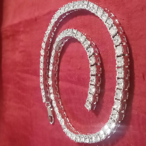 Crystal choker/collar necklace 20 inches can be used with extender. - Picture 8 of 10